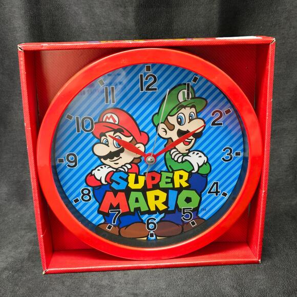 Super Mario Bros. Mario & Luigi Side by Side 10" Quartz Analog Wall Clock Gamer - Picture 5 of 5